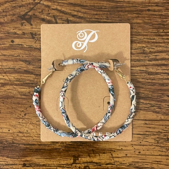 Plunder Jewelry - Plunder floral wrap earrings